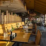Fletcher Badhotel Отель Каллантсог
